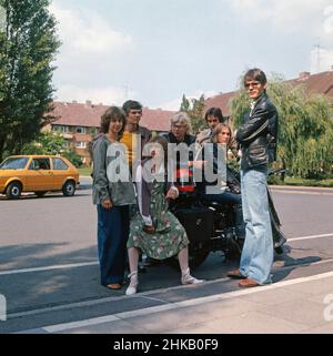 Britta, Fernsehfilm, Deutschland 1977, Regie: Berengar Pfahl, Darsteller: Verena Plangger, Hinnerk Jensen Stock Photo