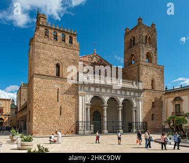 Cathedral of Monreale (Duomo di Monreale) near Palermo, Sicily, Italy Stock Photo