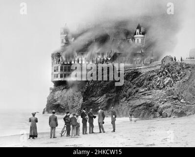 Cliff House Fire, San Francisco, California, USA, Historic American Buildings Survey, September 7, 1907 Stock Photo