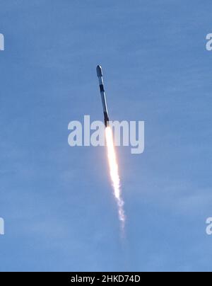 Cape Canaveral, United States. 03rd Feb, 2022. As seen from Canaveral National Seashore, a SpaceX Falcon 9 rocket launches from pad 39A at the Kennedy Space Center in Cape Canaveral, Florida. The rocket is carrying 49 Starlink internet satellites for a broadband network. Credit: SOPA Images Limited/Alamy Live News Stock Photo