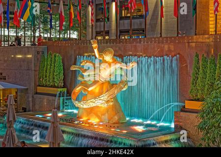 Statue of Prometheus Prometheus Sculpture, Rockefeller Center, New York Stock Photo