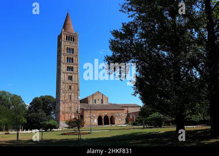 Pomposa, Abbatia Sanctae Mariae Pomposae, ehemalige Abtei des Benediktiner-Ordens an der Mündung des Po, Gemeinde Codigoro, Ferrara, Emilia-Romagna, I Stock Photo