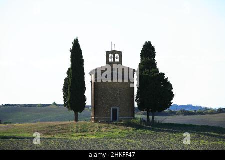 Capella Tu Vitaleta with San Quirico of d' Orcia, Crete, Tuscany, Italy / church capella Tu Vitaleta near San Quirico d'Orcia, Crete, Tuscany, Italy Stock Photo