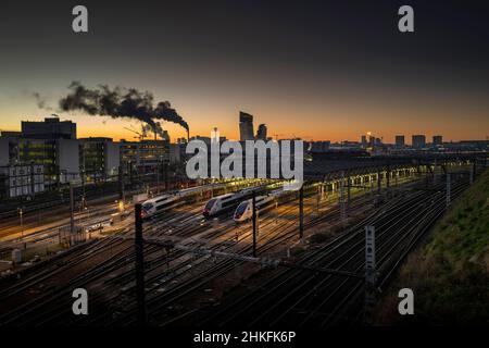 France, Paris, Jean Nouvel's Duo Towers behind the SNCF marshalling station from Charenton-le-Pont Stock Photo