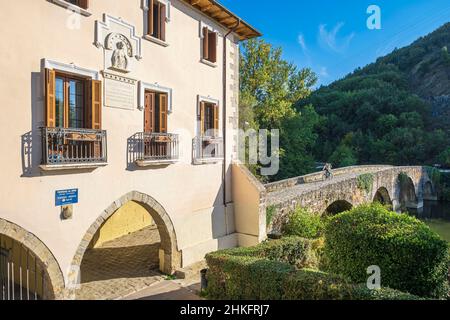 Spain, Navarre, Villava (Atarrabia), municipality on the Camino Francés, Spanish route of the pilgrimage to Santiago de Compostela, listed as a UNESCO World Heritage Site, medieval bridge over the rio Ultzama and the former 12th century Trinidad de Arre basilica and hospice Stock Photo