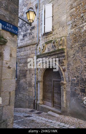 France, Dordogne, Perigueux, stage town on the Via Lemovicensis or Vezelay Way, one of the main ways to Santiago de Compostela, 16th century Saint-Astier House Stock Photo