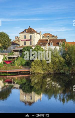 France, Dordogne, Perigueux, stage town on the Via Lemovicensis or Vezelay Way, one of the main ways to Santiago de Compostela, the banks of Isle river Stock Photo