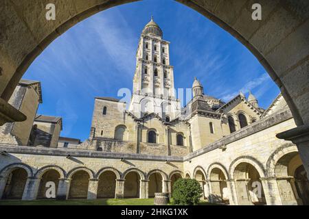 France, Dordogne, Perigueux, stage town on the Via Lemovicensis or Vezelay Way, one of the main ways to Santiago de Compostela, cloister of Saint-Front cathedral, a UNESCO World Heritage site Stock Photo
