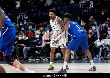 Istanbul, Turkey. 04th Feb, 2022. Chris Jones (L) of LDLC Asvel Villeurbanne and Rodrigue Beaubois (R) of Anadolu Efes Istanbul in action during Round 25 of the 2021/2022 Turkish Airlines Euroleague Regular Season at Sinan Erdem Sports Arena. Final score; Anadolu Efes Istanbul 78:72 LDLC Asvel Villeurbanne. (Photo by Nicholas Muller/SOPA Images/Sipa USA) Credit: Sipa USA/Alamy Live News Stock Photo