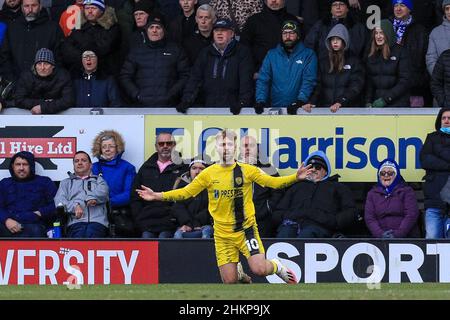 Burton Upon Trent, UK. 05th Feb, 2022. Harrison Chapman #10 of Burton Albion appeals for a penalty in the first half in Burton upon Trent, United Kingdom on 2/5/2022. (Photo by James Heaton/News Images/Sipa USA) Credit: Sipa USA/Alamy Live News Stock Photo