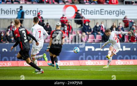 Jan Thielmann (Köln) 1. FC Köln  - SC Freiburg 05.02.2022, Fussball; Bundesliga, Saison 2021/22  Foto: Moritz Müller  Copyright (nur für journalistische Zwecke) by :  Moritz Müller, Wilhelm-Raabe-Str.18, 40470 Düsseldorf. Tel. 0211-13954918. Mb.: 0176-81034275; Honorar zzgl. 7%UmSt. + Belegexemplar; Commerzbank, Konto: 3813045, BLZ: 30040000; IBAN: DE49 3004 0000 0381 3045 00; Finanzamt Düsseldorf-Nord, Steuernummer: 105/5193/1677 Stock Photo