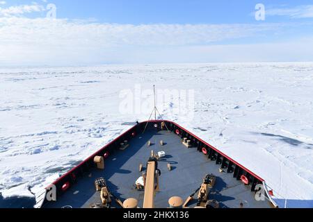 Shown is the bow of U.S. Coast Guard Cutter Polar Star (WAGB 10) while breaking ice in Antarctica, Jan. 4, 2022. The nearly 50-year-old ice breaker is American's sole heavy icebreakers as well as the world's most powerful, nonnuclear ice breaker. (U.S. Coast Guard photo by Petty Officer 3rd Class Diolanda Caballero) Stock Photo