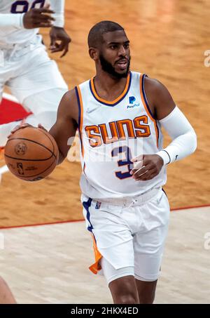 Washington, USA. 05th Feb, 2022. WASHINGTON, DC - FEBRUARY 05: Phoenix Suns guard Chris Paul (3) on the attack during a NBA game between the Washington Wizards and the Phoenix Suns, on February 05, 2022, at Capital One Arena, in Washington, DC. (Photo by Tony Quinn/SipaUSA) Credit: Sipa USA/Alamy Live News Stock Photo