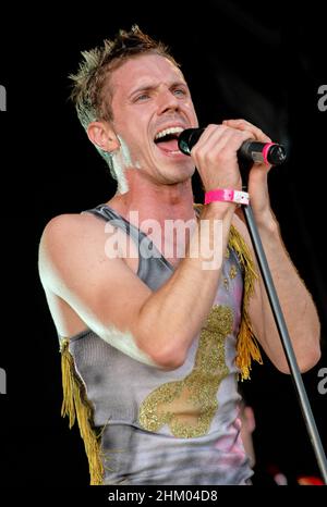 Jake Shears - Scissor Sisters, V2004, Hylands Park, Chelmsford, Essex, Britain - 22 August 2004 Stock Photo