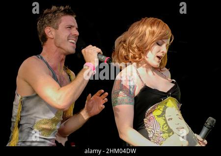 Jake Shears and Ana Matronic - Scissor Sisters, V2004, Hylands Park, Chelmsford, Essex, Britain - 22 August 2004 Stock Photo