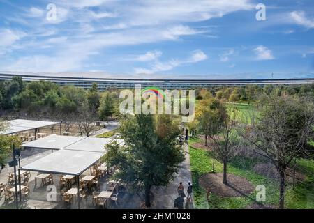 An aerial view of the Apple corporate headquarters at Apple Park (Apple ...
