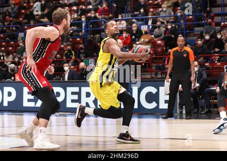 Milan, Italy, Italy. 3rd Feb, 2022. Italy, Milan, feb 3 2022: Pierre Dyshawn (Fenerbahce forward) attacks the paint in the 2nd quarter during basketball match A|X Armani Milan vs Fenerbahce Istanbul, EuroLeague 2021-2022 round25 (Credit Image: © Fabrizio Andrea Bertani/Pacific Press via ZUMA Press Wire) Stock Photo