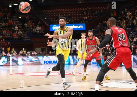 Milan, Italy, Italy. 3rd Feb, 2022. Italy, Milan, feb 3 2022: PierriÃ Henry (Fenerbahce guard) fast break in the 2nd quarter during basketball match A|X Armani Milan vs Fenerbahce Istanbul, EuroLeague 2021-2022 round25 (Credit Image: © Fabrizio Andrea Bertani/Pacific Press via ZUMA Press Wire) Stock Photo