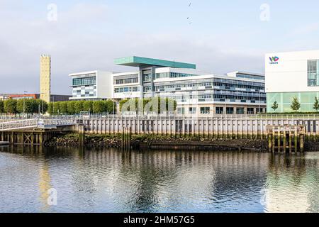 West College Scotland Clydebank Campus on the banks of the River Clyde, Glasgow, Scotland UK Stock Photo