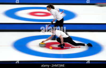 Great Britain's Jennifer Dodds and Bruce Mouat during the Mixed Doubles Bronze Medal match on day four of the Beijing 2022 Winter Olympic Games at the National Aquatics Centre in China. Picture date: Tuesday February 8, 2022. Stock Photo