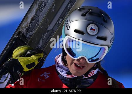 Zhangjiakou, China. 08th Feb, 2022. Czech snowboarder Ester Ledecka attends the women's parallel giant slalom qualifications at Zhangjiakou National CC Skiing Centre, China, on February 8, 2022, during the 2022 Winter Olympics. Credit: Roman Vondrous/CTK Photo/Alamy Live News Stock Photo