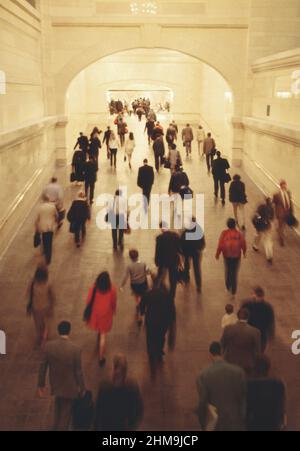 Crowd commuting to work at Grand Central Station. Overhead view of people in Whispering Gallery. Terminal Building in Midtown Manhattan New York City Stock Photo