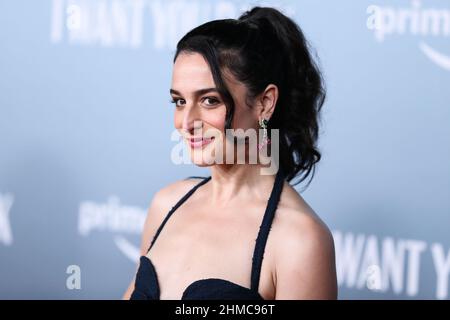 https://l450v.alamy.com/450v/2hmc96t/los-angeles-united-states-08th-feb-2022-los-angeles-california-usa-february-08-american-actress-jenny-slate-arrives-at-the-los-angeles-premiere-of-amazon-primes-i-want-you-back-held-at-row-dtla-on-february-8-2022-in-los-angeles-california-united-states-photo-by-xavier-collinimage-press-agency-credit-image-press-agencyalamy-live-news-2hmc96t.jpg