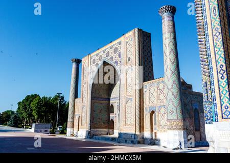 Facade of the Ulugh Beg Madrasah, Registan, Samarkand, Uzbekistan, Central Asia Stock Photo