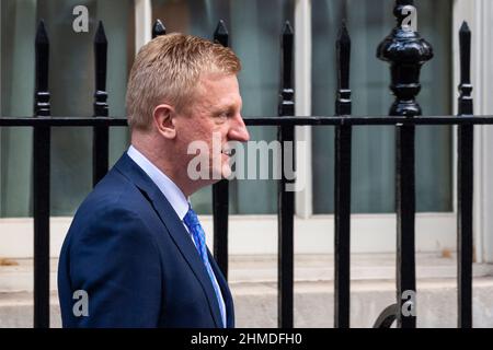London, UK.  9 February 2022.  Oliver Dowden, Conservative Party chairman, in Downing Street ahead of Prime Minister’s Questions (PMQs) at the House of Commons.  Credit: Stephen Chung / Alamy Live News Stock Photo