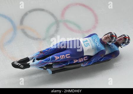 Peking, China. 09th Feb, 2022. Luge: Olympics, doubles, men, 2nd heat, Yanqing National Sliding Centre. Zachary Di Gregorio and Sean Hollander from USA in action. Credit: Michael Kappeler/dpa/Alamy Live News Stock Photo