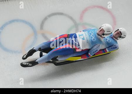 Peking, China. 09th Feb, 2022. Luge: Olympics, doubles, men, 2nd run, Yanqing National Sliding Centre. Filip Vejdelek and Zdenek Pekny from Czech Republic in action. Credit: Michael Kappeler/dpa/Alamy Live News Stock Photo