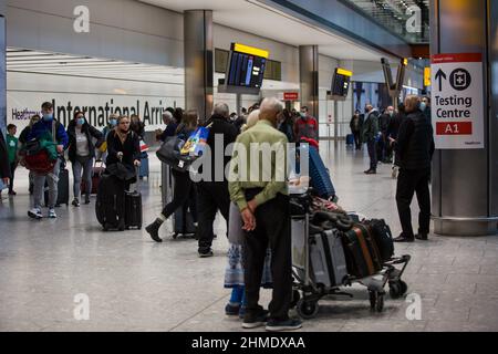 London, UK. 9th Feb, 2022. Passenger are seen arriving at Heathrow Airport in west London. Countries as France, Portugal and Greece updated their entry requirements for fully vaccinated travellers, changes will come into effect in time for half-term. Photo credit: Marcin Nowak/Alamy Live News Credit: Marcin Nowak/Alamy Live News