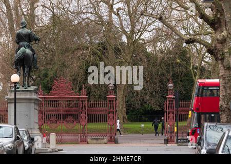 Queen's Gate Entrance to Hyde Park, London SW7. Stock Photo