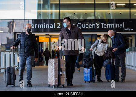 London, UK. 9th Feb, 2022. Passenger are seen arriving at Heathrow Airport in west London. Countries as France, Portugal and Greece updated their entry requirements for fully vaccinated travellers, changes will come into effect in time for half-term. Photo credit: Marcin Nowak/Alamy Live News
