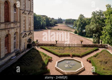 Brissac, Schloßpark, Blick vom Nordflügel auf den Park Stock Photo