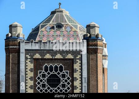 Comines cote francais - Eglise Saint-Chrysole-et-Saint-Pierre The church Saint-Chrysole-and-Saint-Peter in Comines Stock Photo