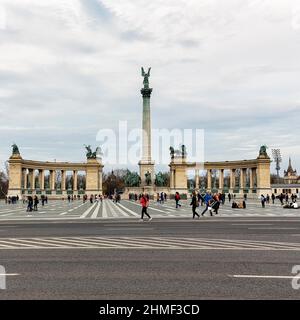 Visitors at the Millennium Monument on Heroes' Square, Hosoek tere, Pest, Budapest, Hungary Stock Photo
