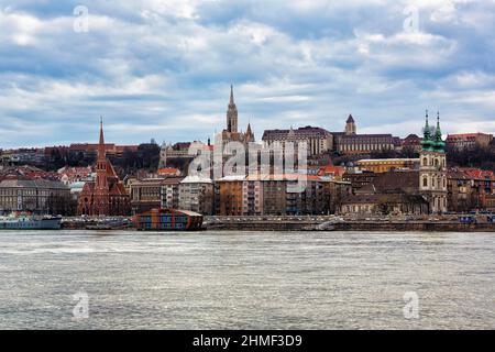View of Castle Hill with Matthias Church and Fishermen's Bastion, Danube, Buda, Budapest, Hungary Stock Photo