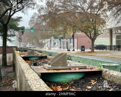 Augusta, Ga USA - 12 09 21: Rail view of Broad street early morning fog Stock Photo