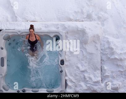 Indoor hot tub hi-res stock photography and images - Alamy