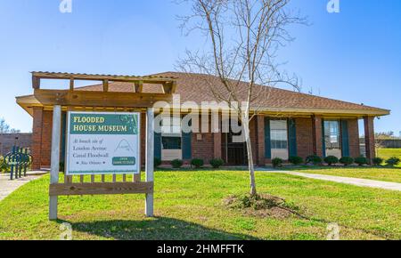 NEW ORLEANS, LA, USA - MARCH 3, 2021: Flooded House Museum at the site of the London Avenue Canal Floodwall breach during Hurricane Katrina Stock Photo