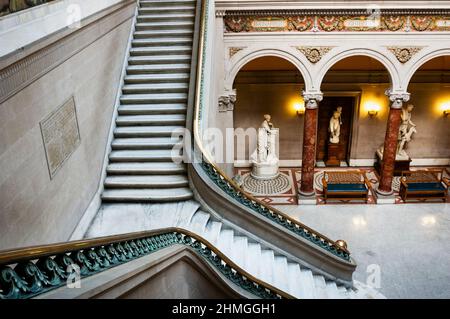 Entrance and main entrance of the Maryland Institute of Art in Baltimore is an Italian Renaissance style with marble stairway and replica statues.