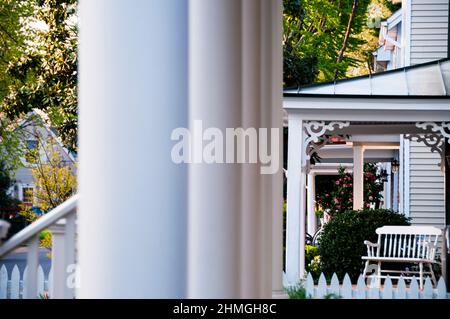 Victorian cottages in the waterside town of Oxford on the Eastern Shore of Maryland on the Chesapeake Bay. Stock Photo