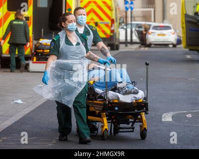London, UK. 10th Feb, 2022. Hospital staff at the Rioyal London Hospital. The NHS is under severe pressure as there is a backlog of up to 9 million patients waiting tfor routine operations. Credit: Mark Thomas/Alamy Live News Stock Photo