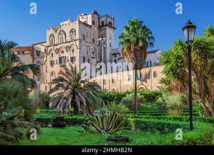 Park with the Palazzo Reale (Palazzo dei Normanni) in the old town, Palermo, Sicily, Italy Stock Photo