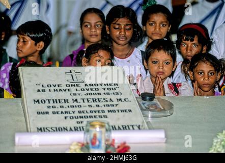 India. Mother Teresa tomb in Calcutta Kolkata Stock Photo