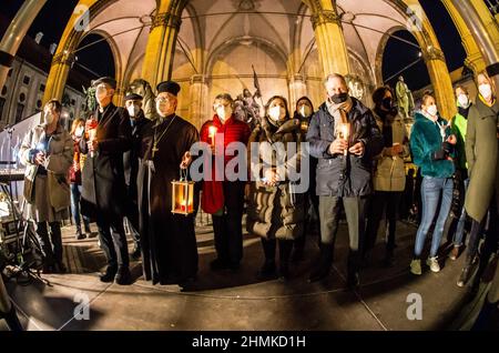 Munich, Bavaria, Germany. 10th Feb, 2022. After at least a year of near silence by Muenchen ist Bunt and other groups, a new association in the city of Munich, Germany organized the 'Muenchen wird sichtbar'' demonstration for solidarity, democracy, the victims of the Coronavirus/Covid-19 crisis, and against the so-called Coronarebels and conspiracy extremists who have been taking over the streets of the city at night and sometimes rioting against police as part of their 'Spaziergaenge''. The group, under Maria 2.0's Katrin Richthofer, appeared to prioritize painstakingly creating t Stock Photo