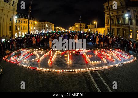 Munich, Bavaria, Germany. 10th Feb, 2022. After at least a year of near silence by Muenchen ist Bunt and other groups, a new association in the city of Munich, Germany organized the 'Muenchen wird sichtbar'' demonstration for solidarity, democracy, the victims of the Coronavirus/Covid-19 crisis, and against the so-called Coronarebels and conspiracy extremists who have been taking over the streets of the city at night and sometimes rioting against police as part of their 'Spaziergaenge''. The group, under Maria 2.0's Katrin Richthofer, appeared to prioritize painstakingly creating t Stock Photo