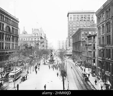 Fountain Square and Fifth Street, Cincinnati, Ohio, USA, Detroit Publishing Company, 1907 Stock Photo