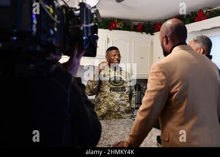 NFL Network reporter Steve Wyche broadcasts from the Cleveland Browns NFL  training camp, Wednesday, Aug. 3, 2022, in Berea, Ohio. (AP Photo/David  Richard Stock Photo - Alamy